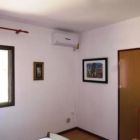 بيت ضيافة Apartmans And Dunjini Dvori