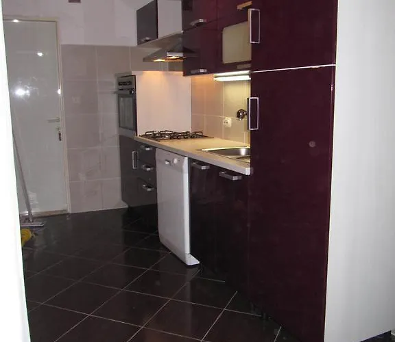 Apartmans And Dunjini Dvori 3*