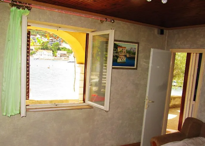 Apartmans And Dunjini Dvori 3*