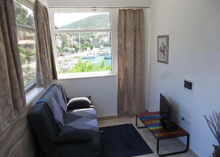 Penzion Apartmans And Dunjini Dvori