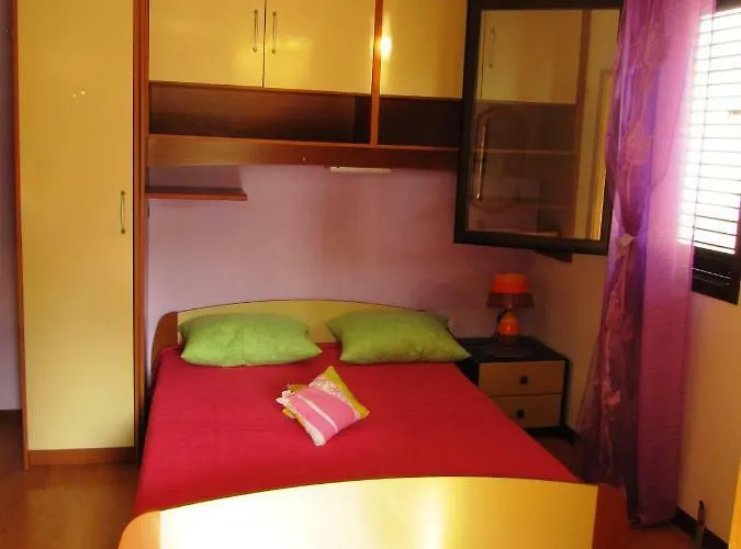 Apartmans And Dunjini Dvori 3*