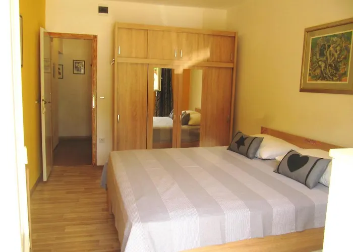 Apartmans And Dunjini Dvori Penzion