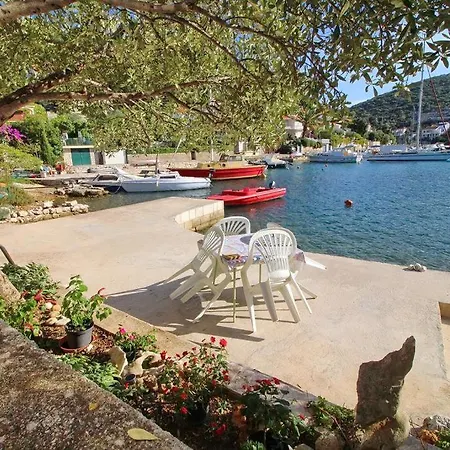 Guest house Apartmans And Dunjini Dvori