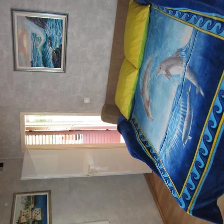 Apartmans And Dunjini Dvori בית הארחה 3*