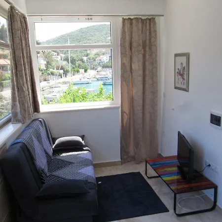 Guest house Apartmans And Dunjini Dvori