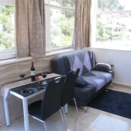 Apartmans And Dunjini Dvori Guest house Korcula Town