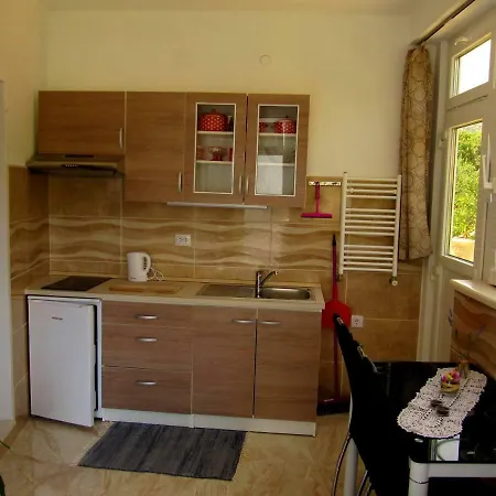 Guest house Apartmans And Dunjini Dvori