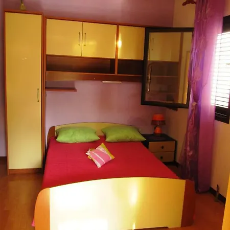 Apartmans And Dunjini Dvori 3*