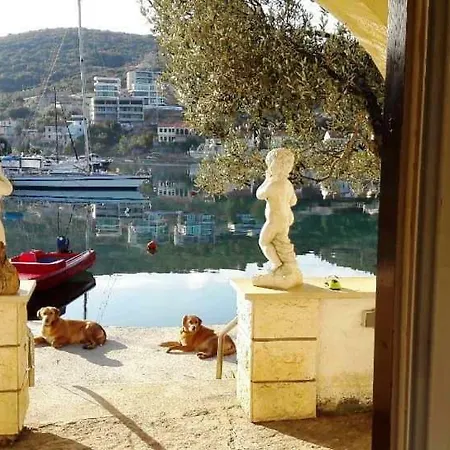 Vendégház Apartmans And Dunjini Dvori 3*