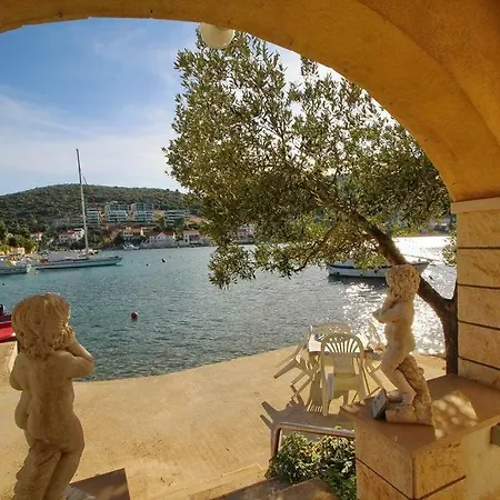 Apartmans And Dunjini Dvori Guest house 3*