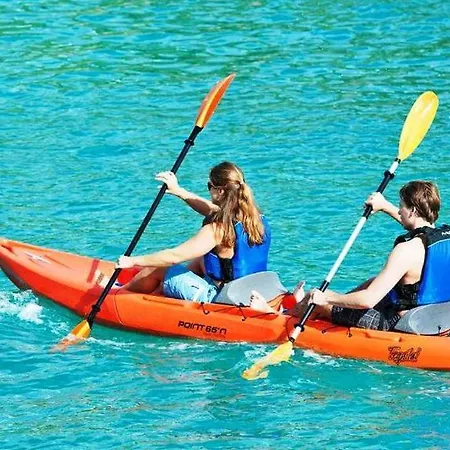 בית הארחה Apartmans And Dunjini Dvori