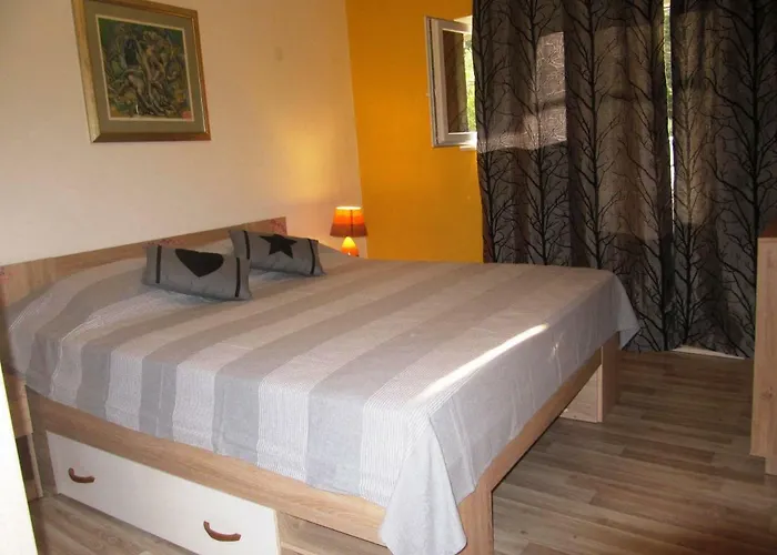 Apartmans And Dunjini Dvori Affittacamere Korčula